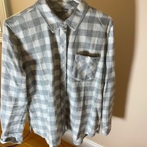 Cute Vineyard Vines button down